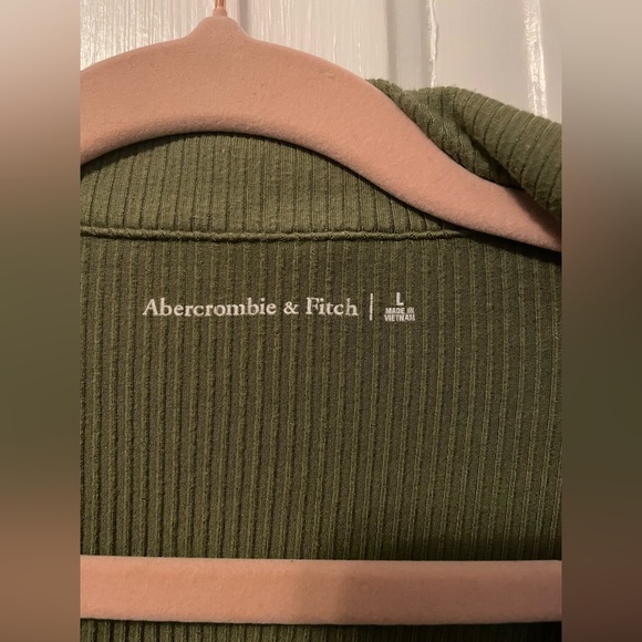 Ribbed Color Ruched Button Up - Picture 7 of 7